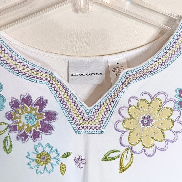 Alfred Dunner Floral Embroidered Tunic Women’s L White Pearl Beaded Boho Coastal - Picture 3 of 5